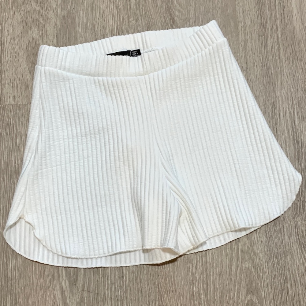 PrettyLittleThing Ribbed Shorts - Picture 3 of 6